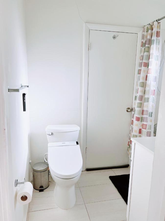 Private With En-suite Bathroom And Private Entrance In A House Accommodatie bij particulieren *