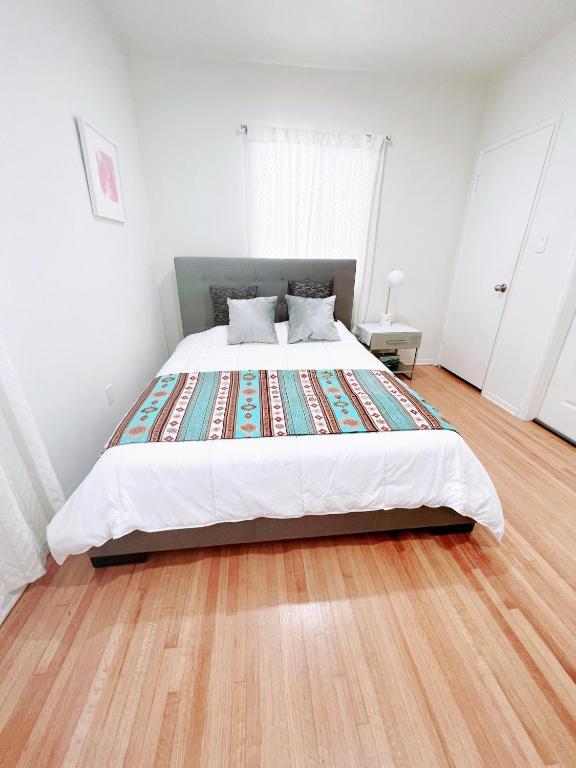 Private With En-suite Bathroom And Private Entrance In A House Accommodatie bij particulieren *